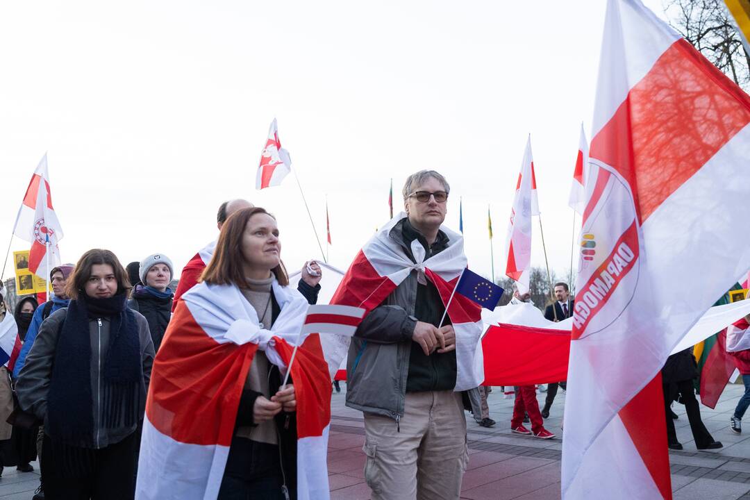 Keli šimtai baltarusių Vilniuje paminėjo Laisvės dieną