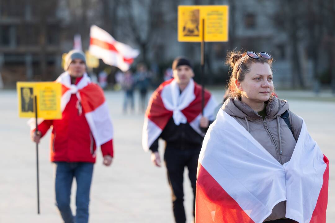 Keli šimtai baltarusių Vilniuje paminėjo Laisvės dieną
