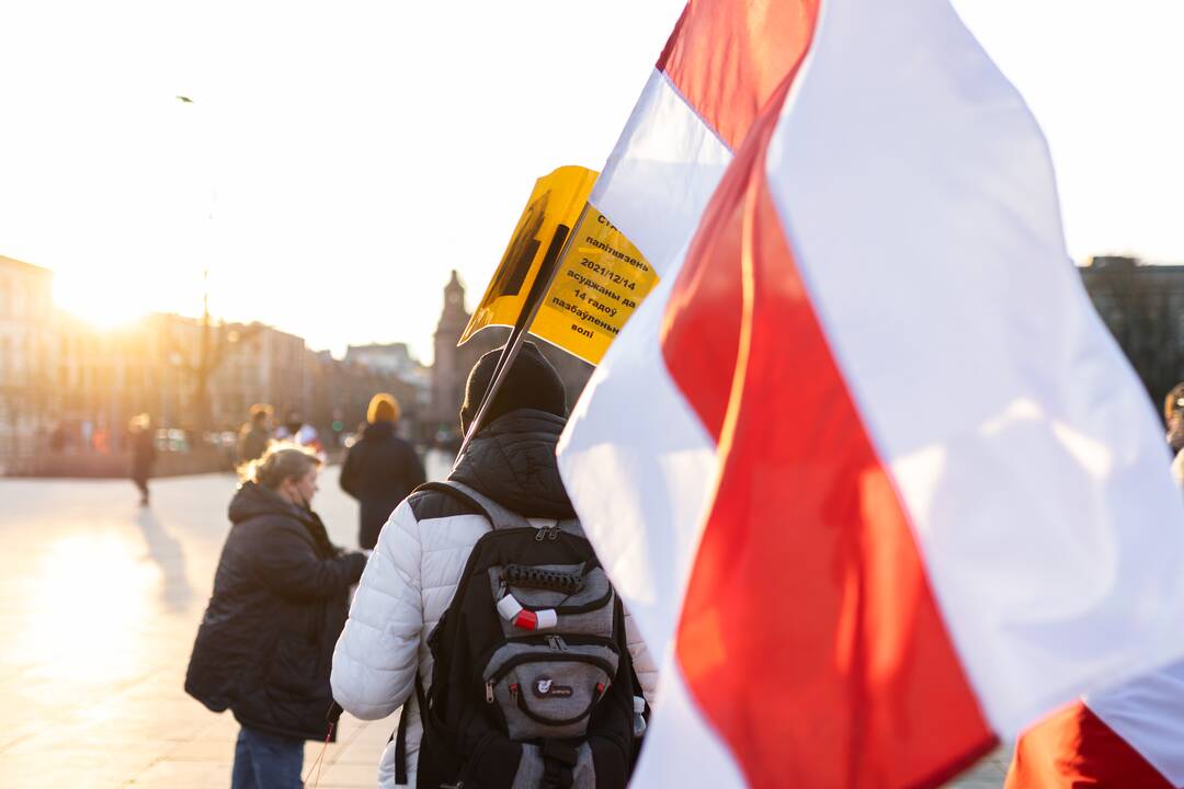 Keli šimtai baltarusių Vilniuje paminėjo Laisvės dieną
