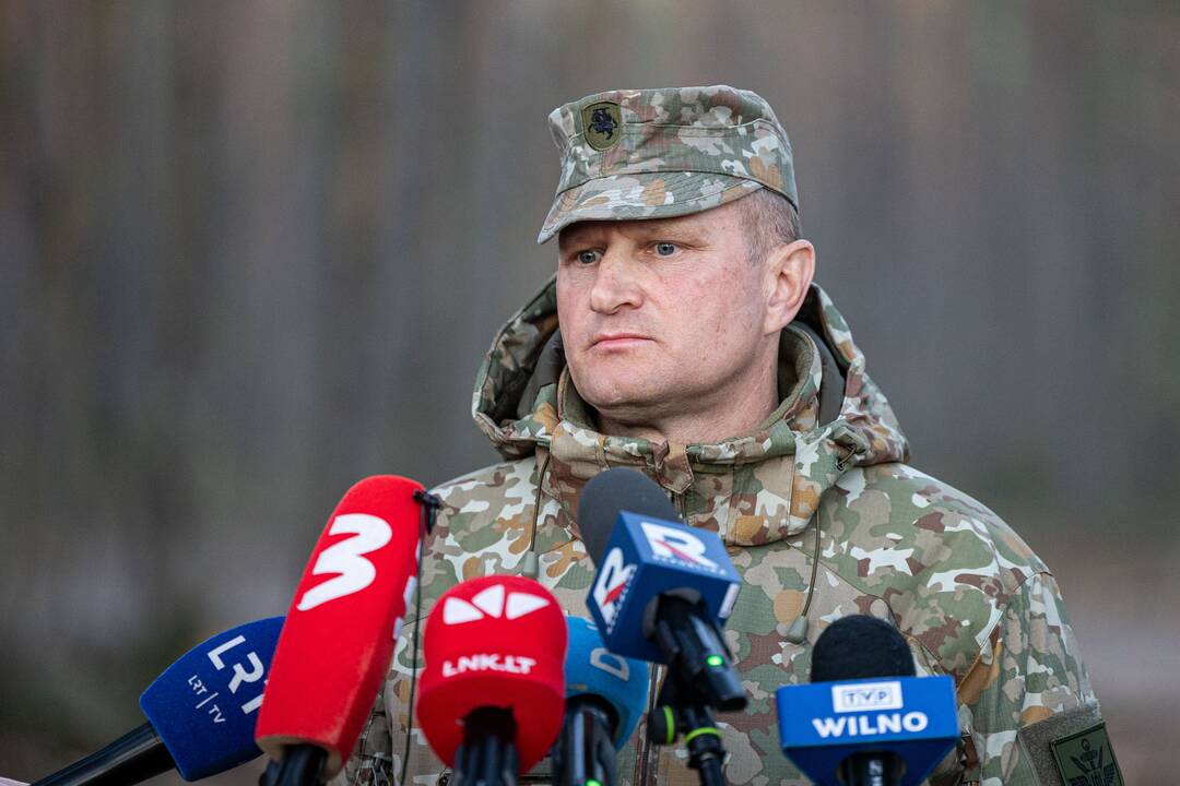 Pabradės gelbėjimo operacijos vadovo komentaras ir į poligoną vykstanti technika