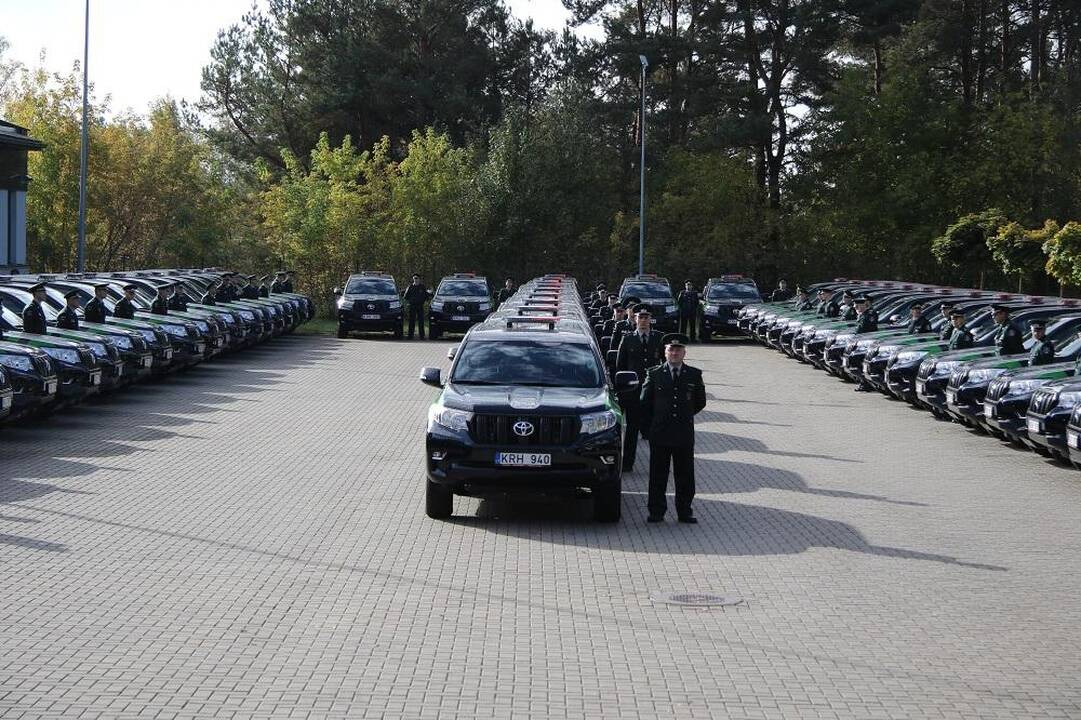 Nauji pasieniečių visureigiai