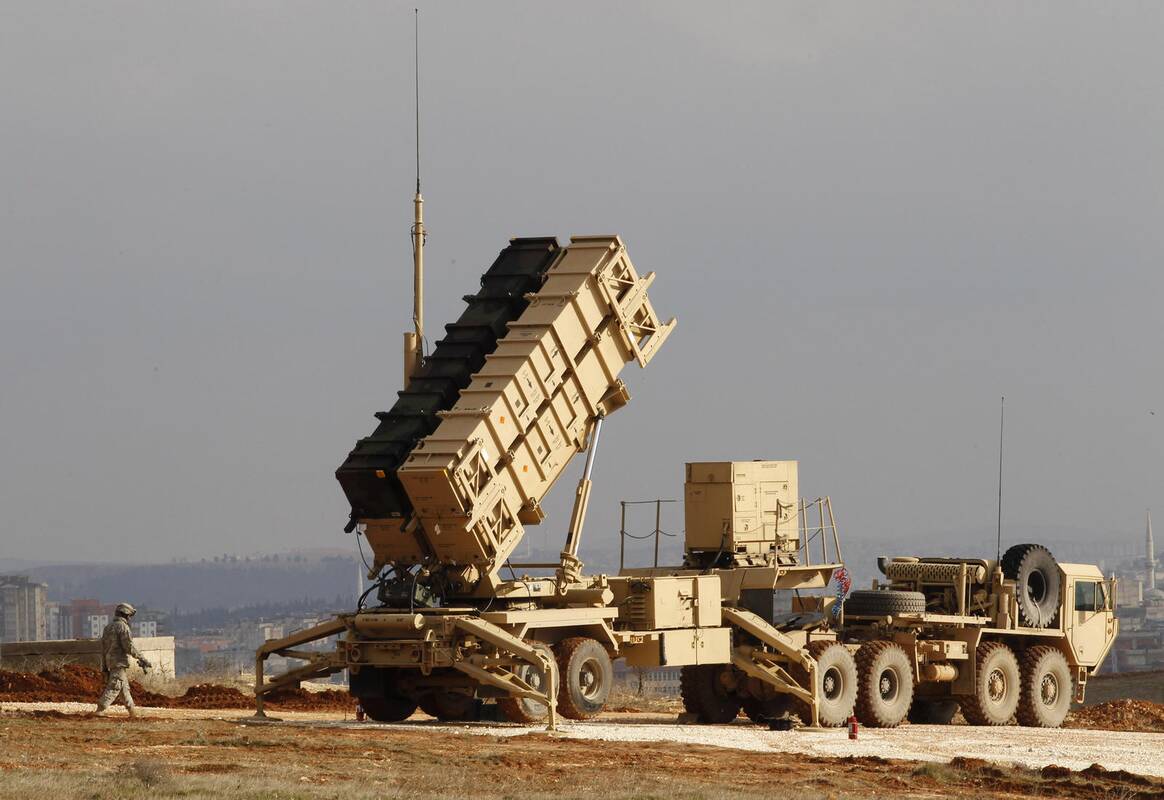 
<span>Lenkija artėja prie raketų „Patriot“ pirkimo iš „Ratheon“</span>
