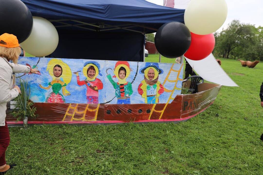 Tarptautinis projektas „Jie skrenda“ 