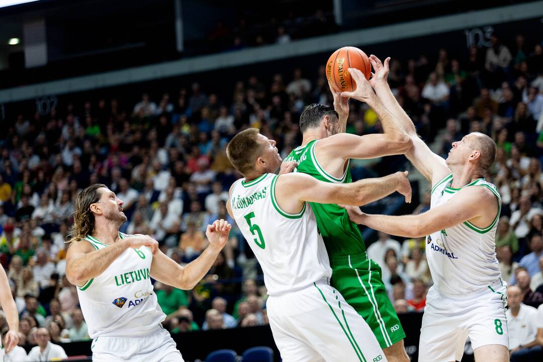 Krepšinio rungtynės: 2003 m. Lietuvos rinktinė – Lietuvos U20 rinktinė