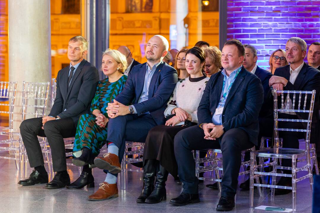 ISM Vadybos ir ekonomikos universitetas mini 25 metų jubiliejų