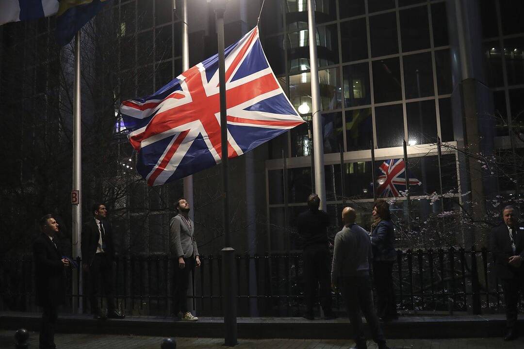 Europos Parlamentas ir Europos Taryba nuleido Britanijos vėliavas