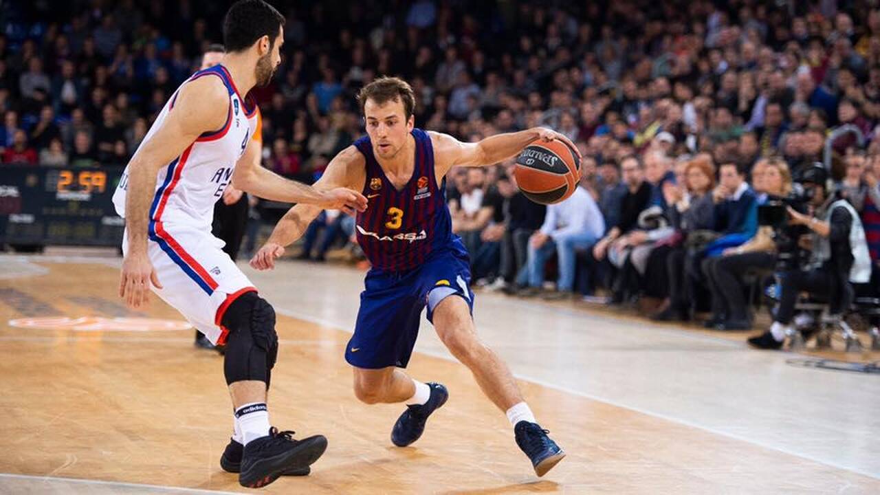 Per antrąją mačo pusę tik 15 taškų praleidusi „Barcelona“ įveikė „Anadolu Efes“ ekipą