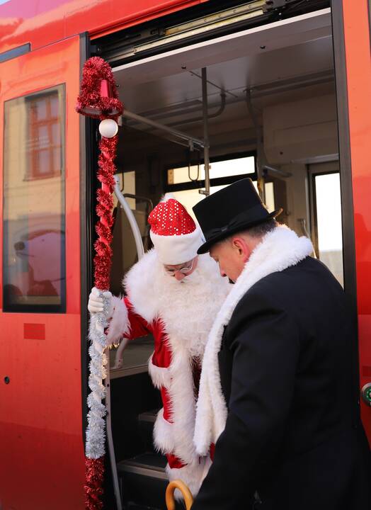 Mažeikiuose atidarytas Kalėdinis miestelis