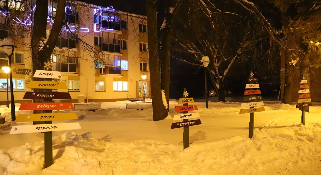 Mažeikiuose atidarytas Kalėdinis miestelis