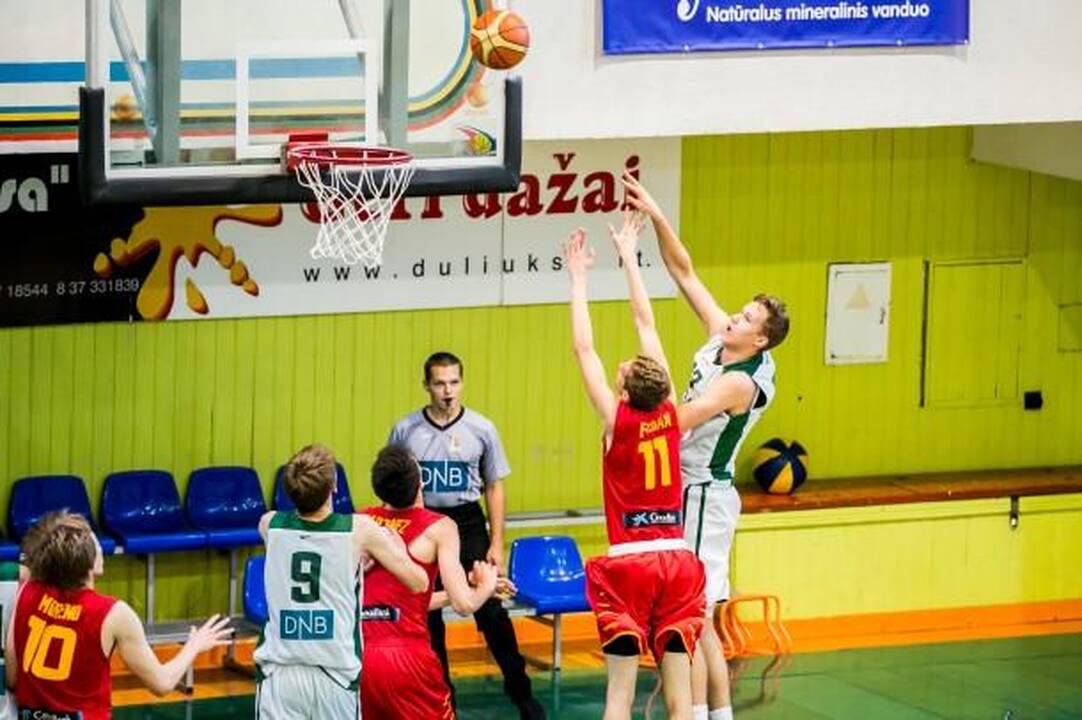 Lietuvos šešiolikmečiai krepšininkai antrąsyk nugalėjo bendraamžius iš Ispanijos