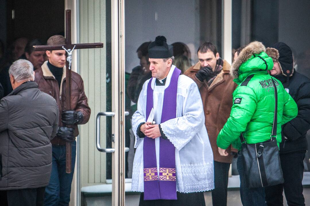 Į paskutinę kelionę palydėta nužudyta žurnalistė