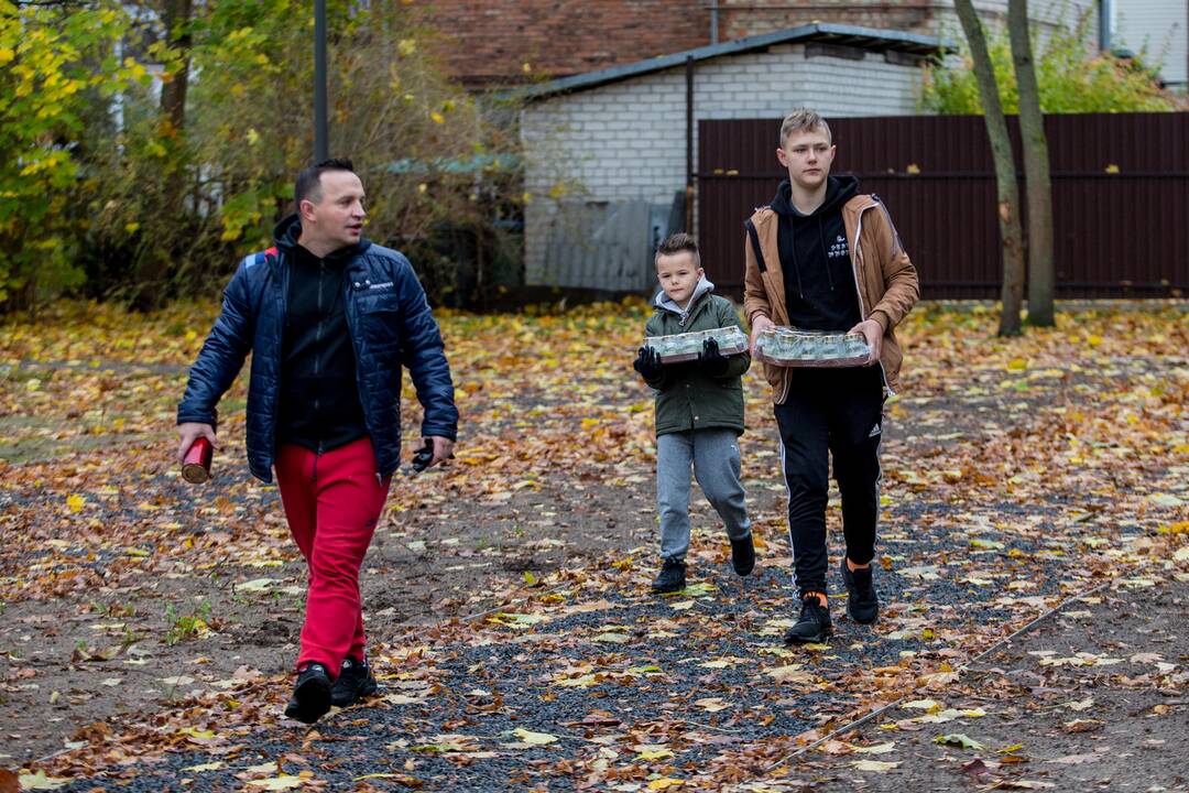Talka Žemųjų Šančių karių kapinėse