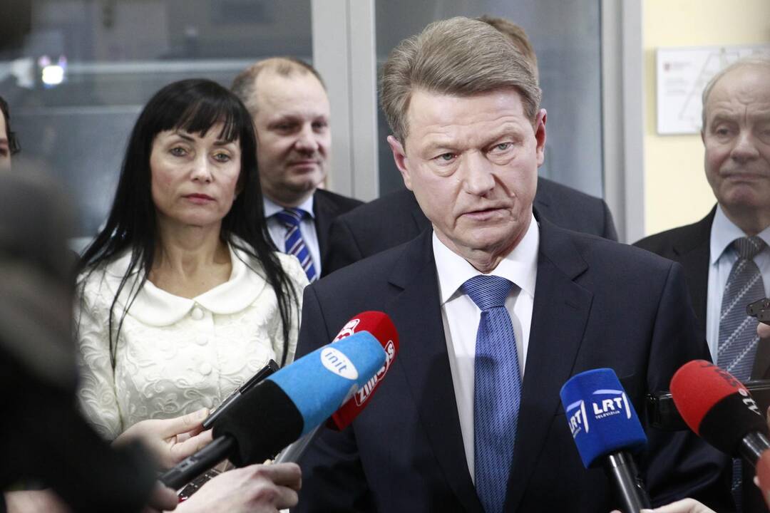 R. Paksas iš prezidentų rinkimų nesitrauks