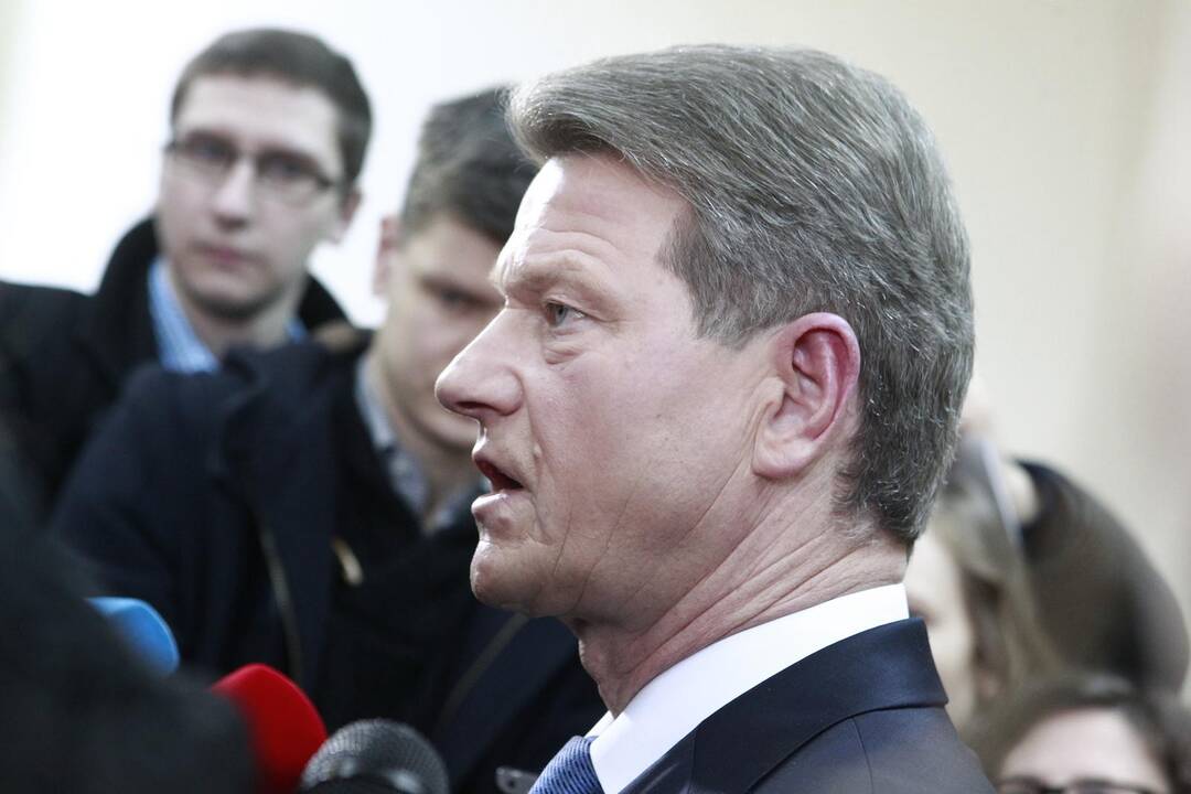 R. Paksas iš prezidentų rinkimų nesitrauks