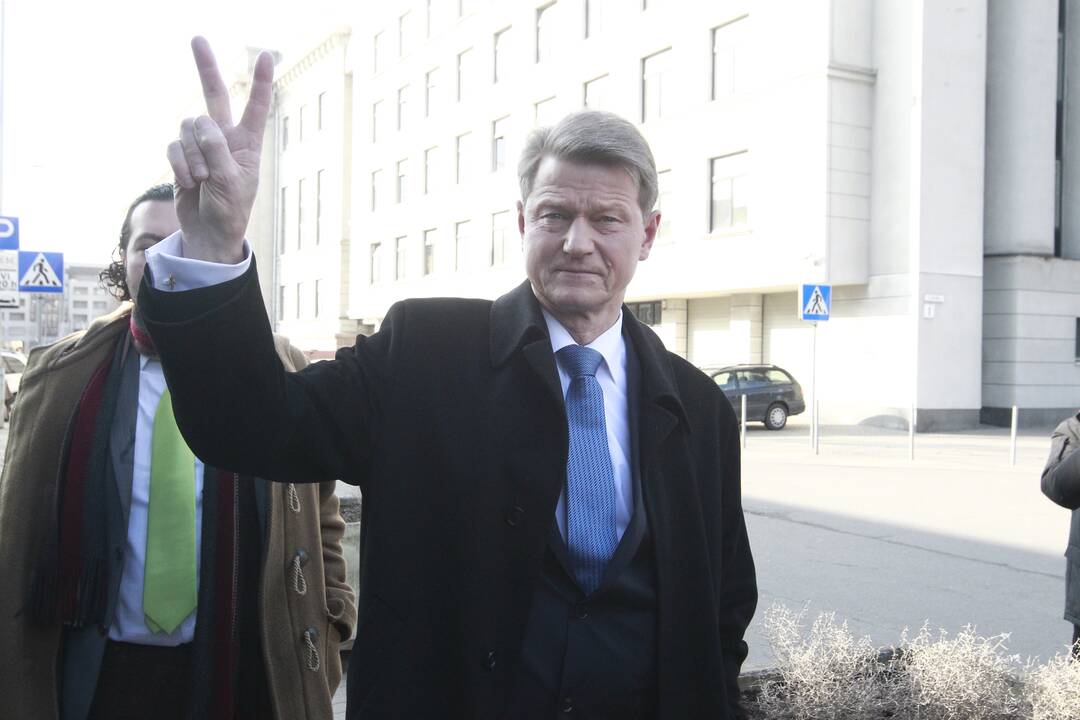 R. Paksas iš prezidentų rinkimų nesitrauks