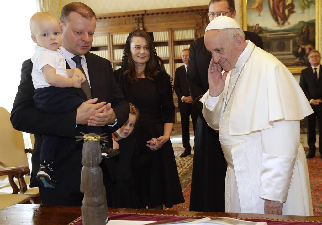 S. Skvernelį su šeima priėmė popiežius
