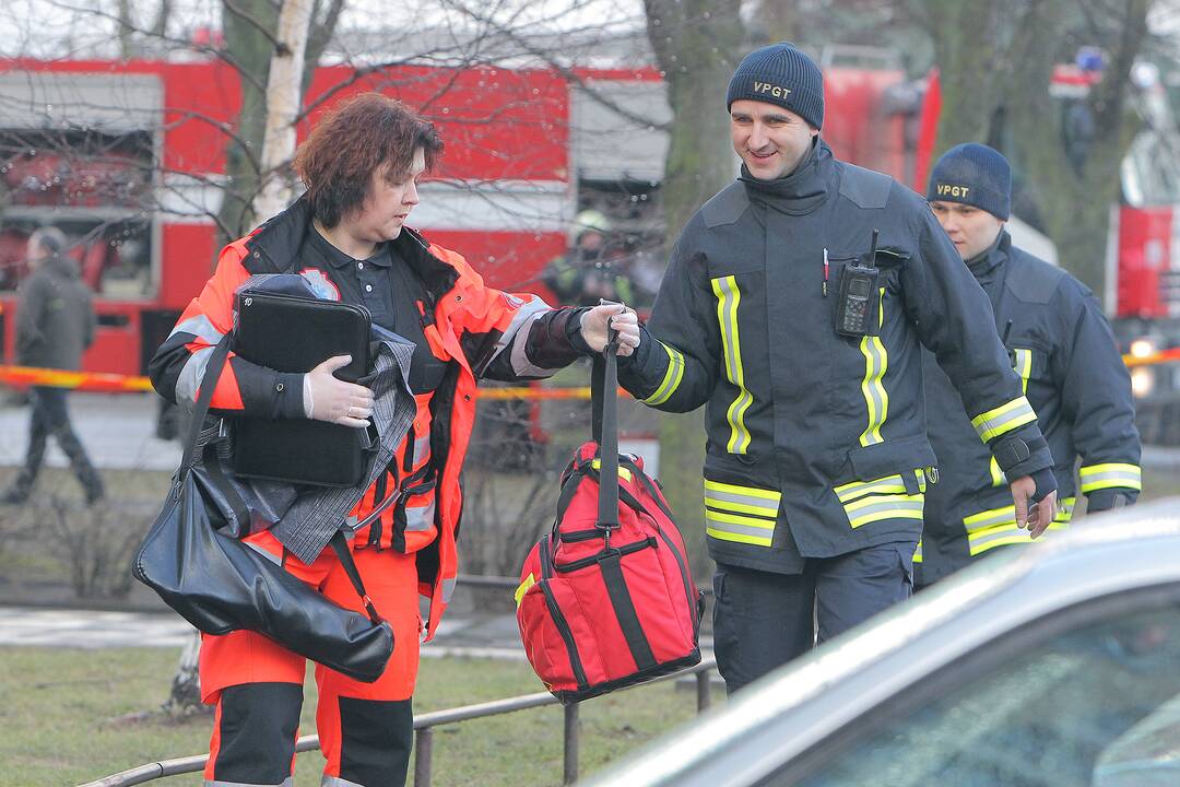 Kaune, Savanorių prospekte, daugiabutyje trečiadienį įsiplieskė gaisras.