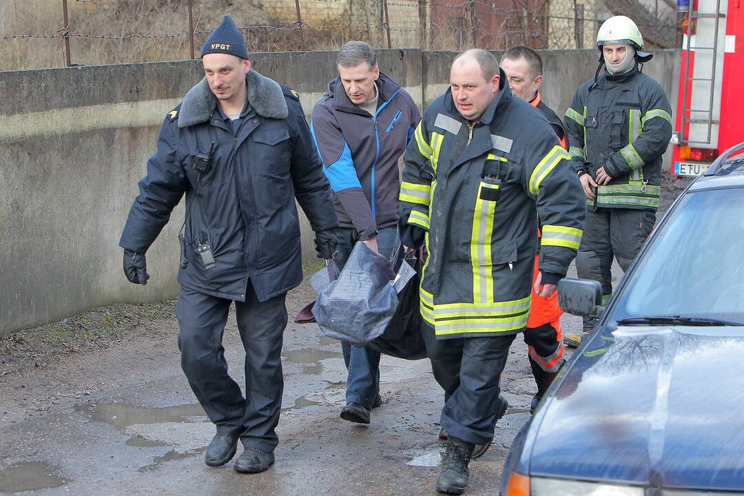 Kaune, Savanorių prospekte, daugiabutyje trečiadienį įsiplieskė gaisras.