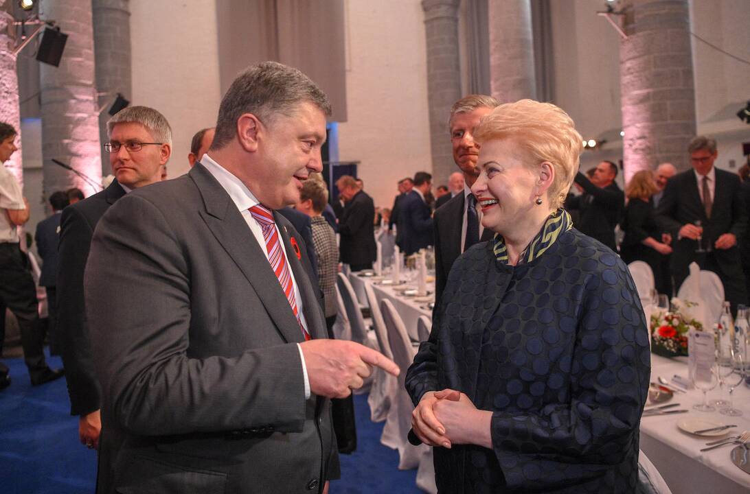 Prezidentė dalyvavo E. Macrono apdovanojime