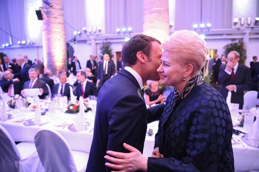 Prezidentė dalyvavo E. Macrono apdovanojime