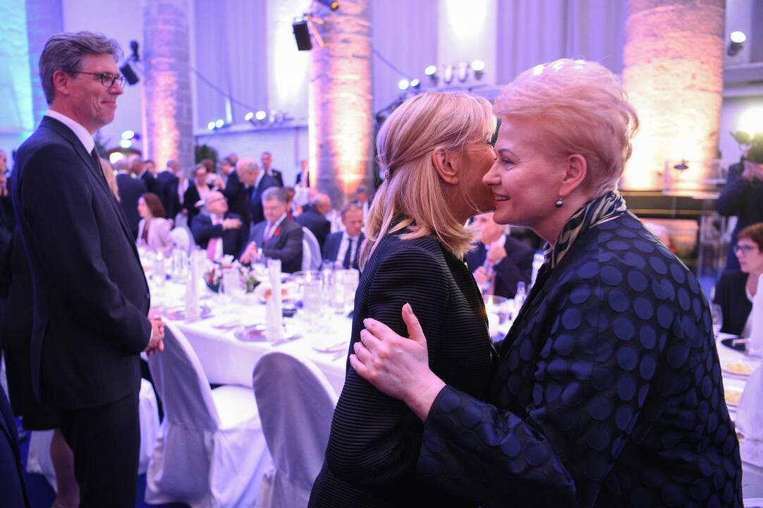 Prezidentė dalyvavo E. Macrono apdovanojime