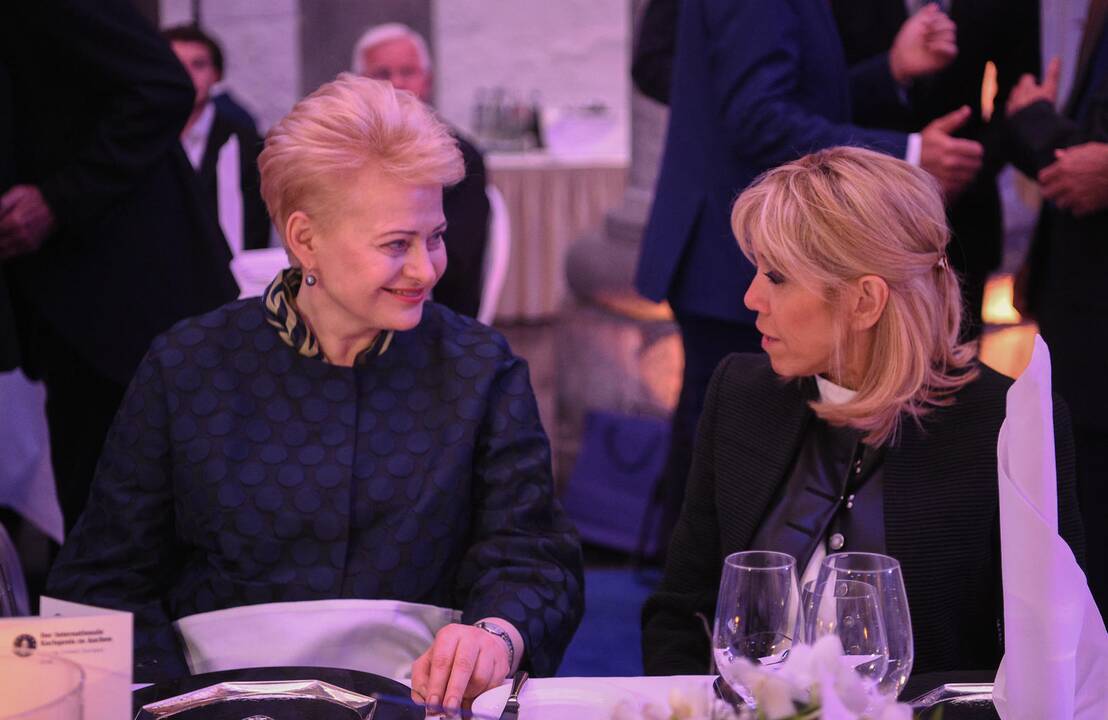 Prezidentė dalyvavo E. Macrono apdovanojime