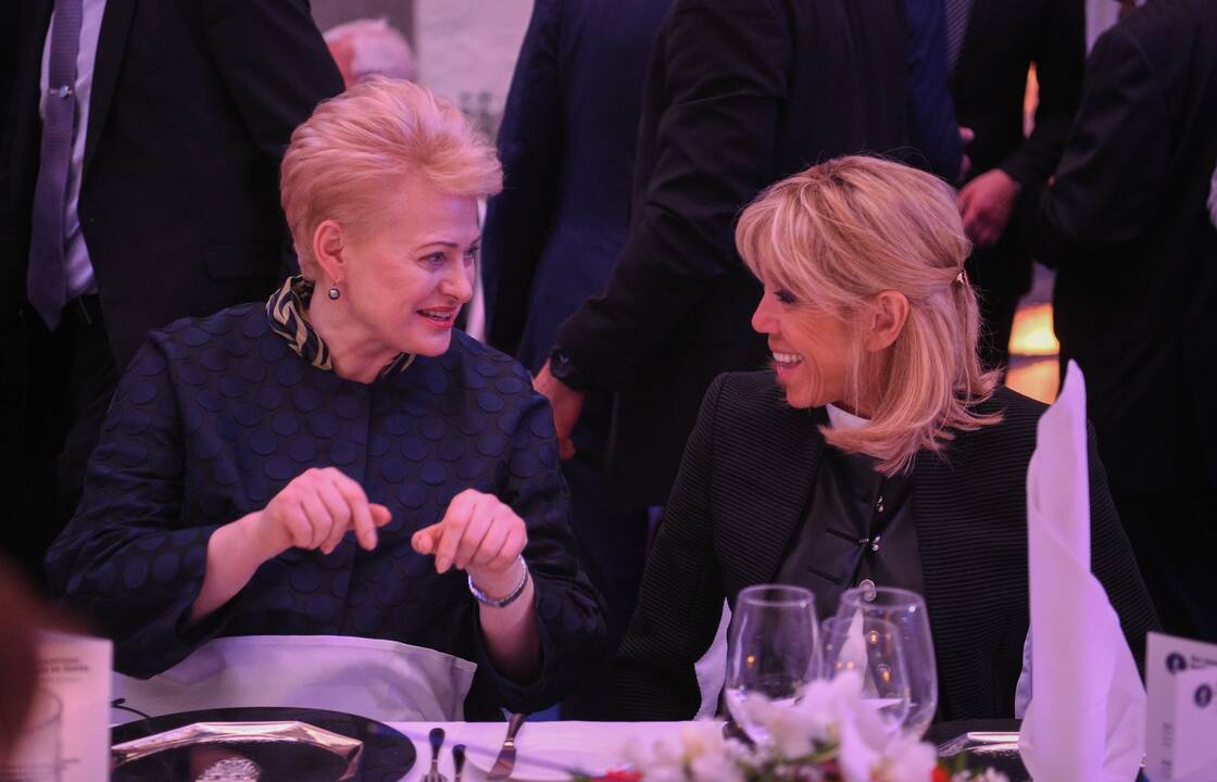 Prezidentė dalyvavo E. Macrono apdovanojime