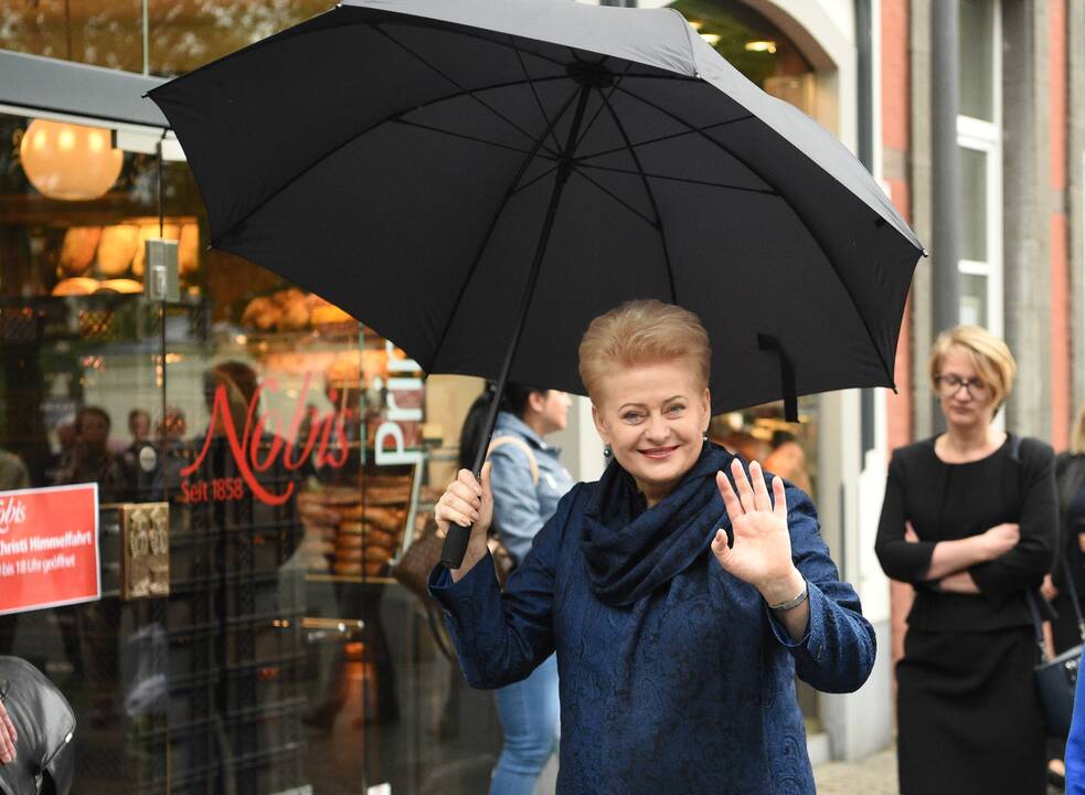 Prezidentė dalyvavo E. Macrono apdovanojime