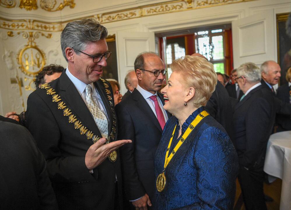 Prezidentė dalyvavo E. Macrono apdovanojime