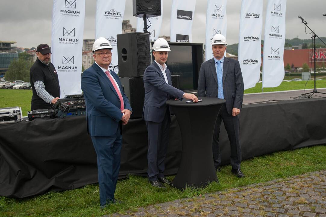 Verslo centro „Magnum“ statybų pradžia