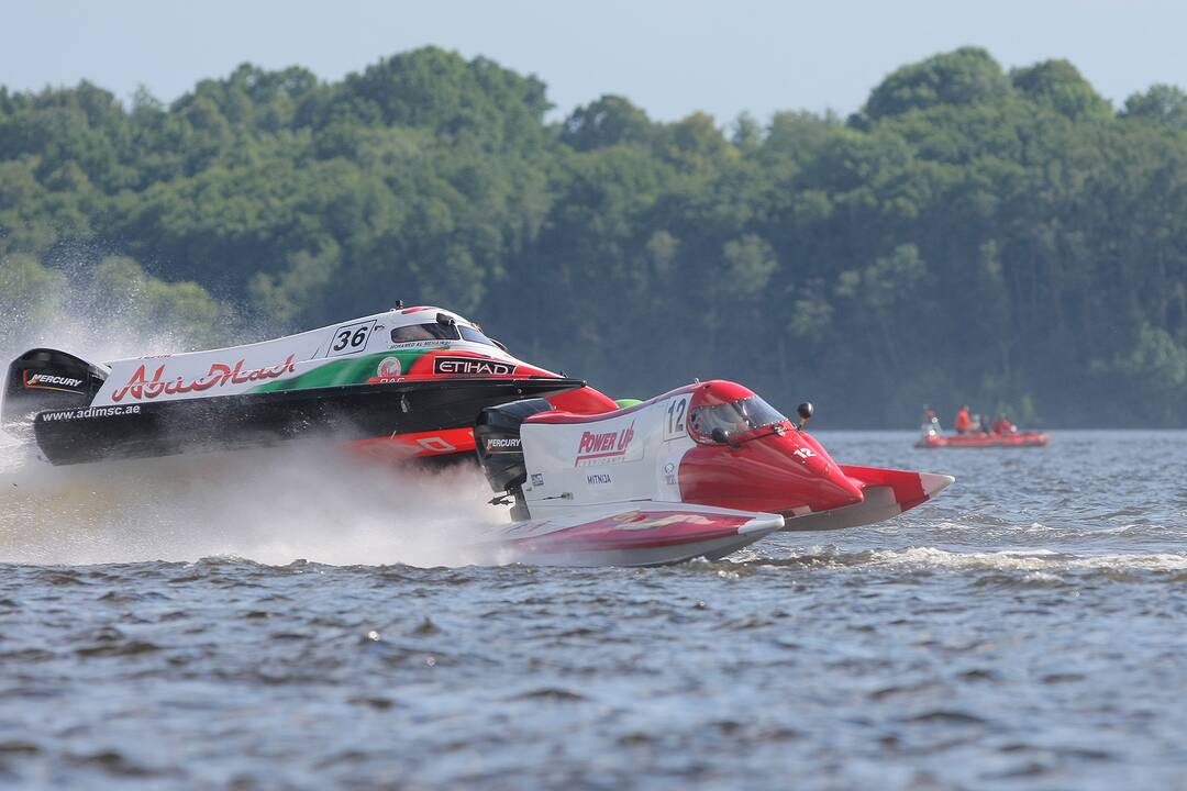 F2 formulių avarijos Kauno mariose