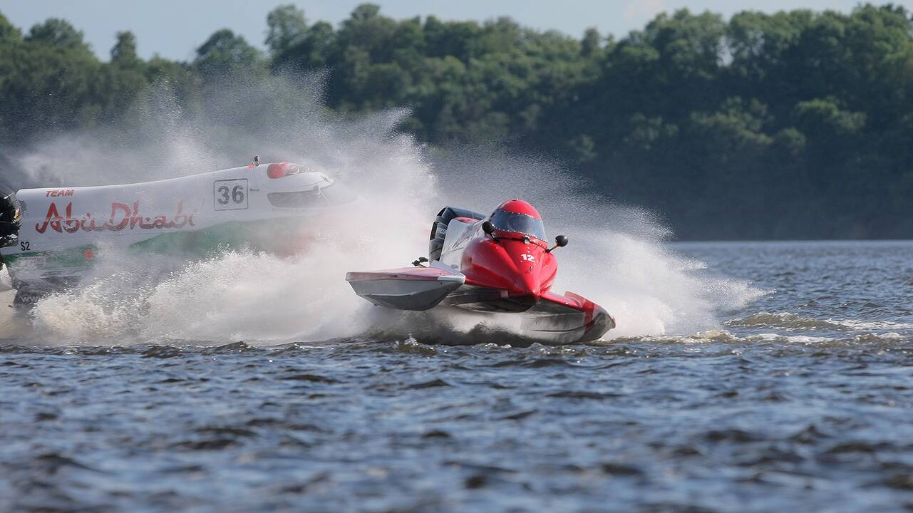 F2 formulių avarijos Kauno mariose