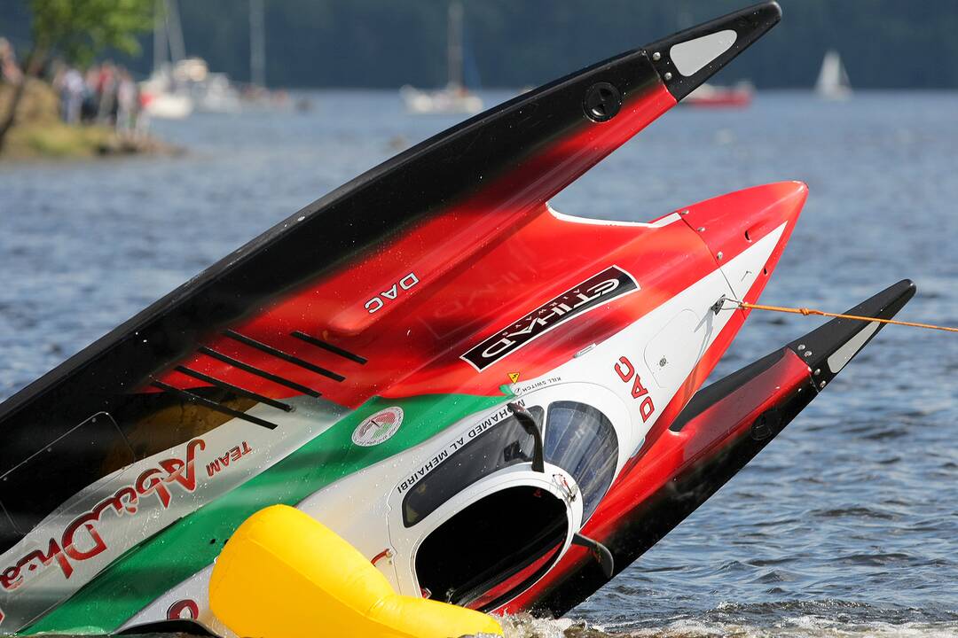 F2 formulių avarijos Kauno mariose