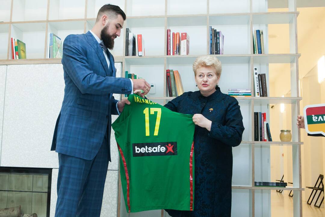 J. Valančiūnui – „Už saugią Lietuvą“ ambasadoriaus ženklelis 