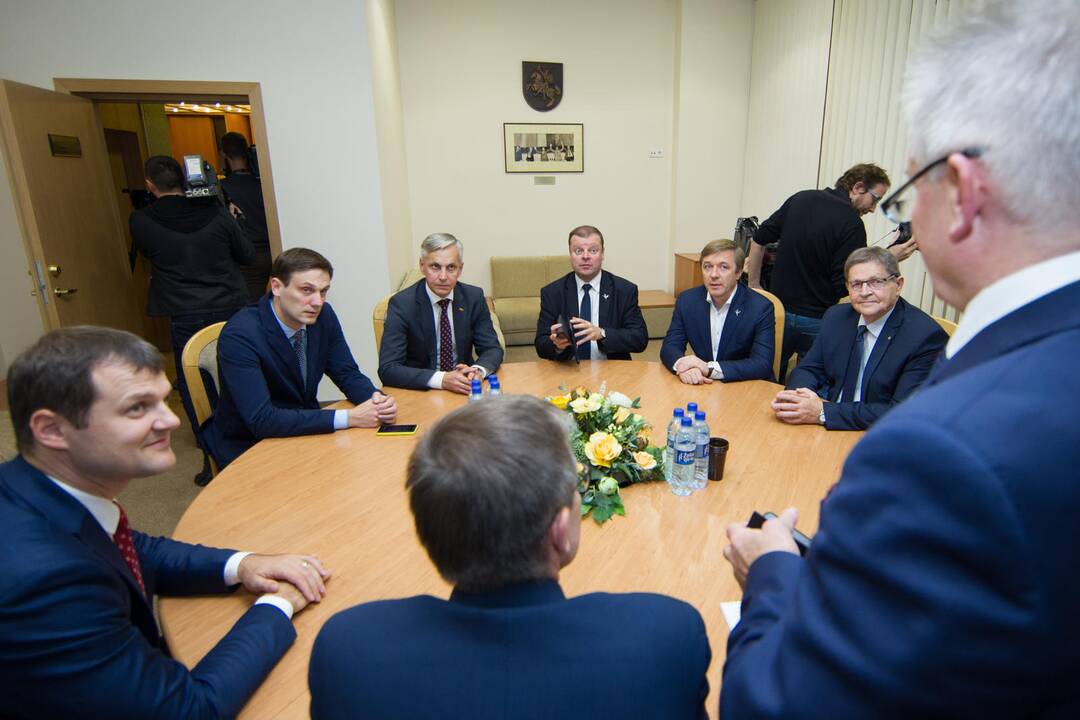 „Valstiečiai“ ir socialdemokratai pradėjo derybas dėl koalicijos