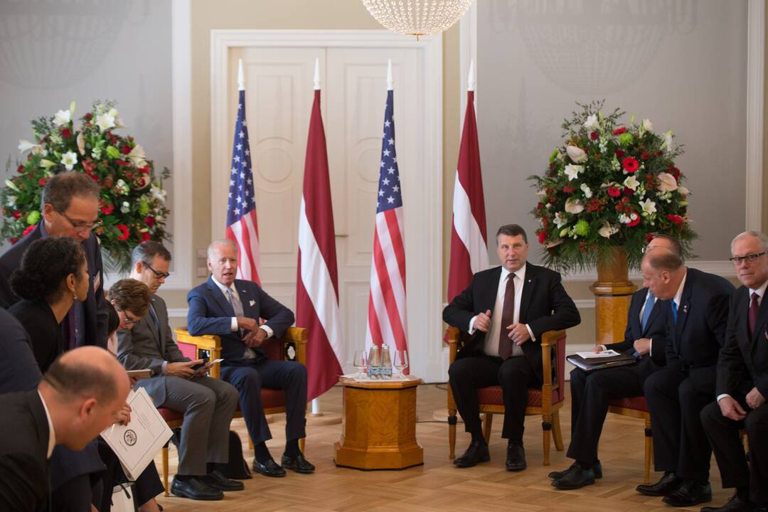 Baltijos šalių prezidentai susitiko su J. Bidenu