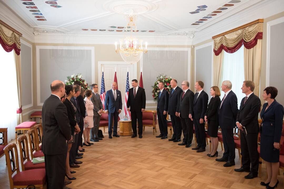 Baltijos šalių prezidentai susitiko su J. Bidenu