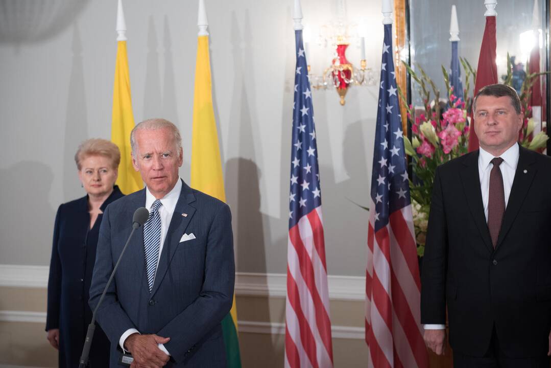 Baltijos šalių prezidentai susitiko su J. Bidenu