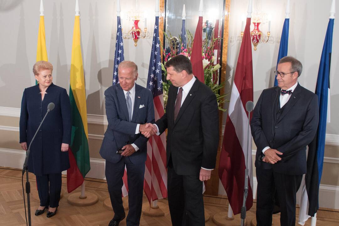 Baltijos šalių prezidentai susitiko su J. Bidenu