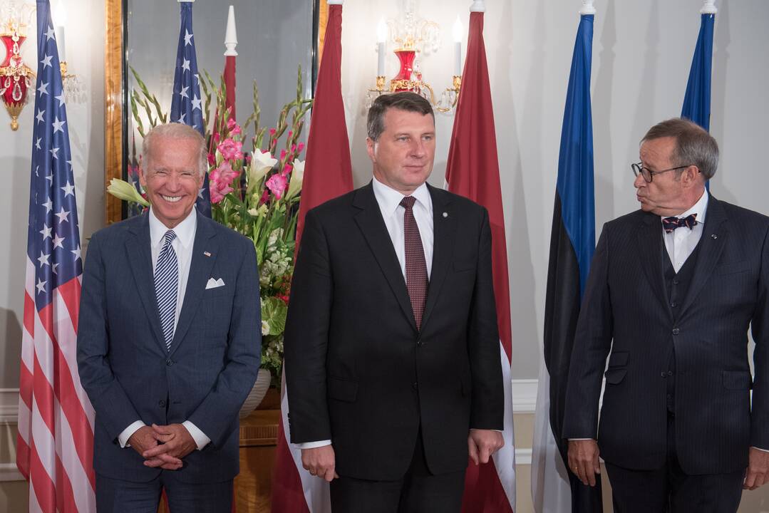Baltijos šalių prezidentai susitiko su J. Bidenu