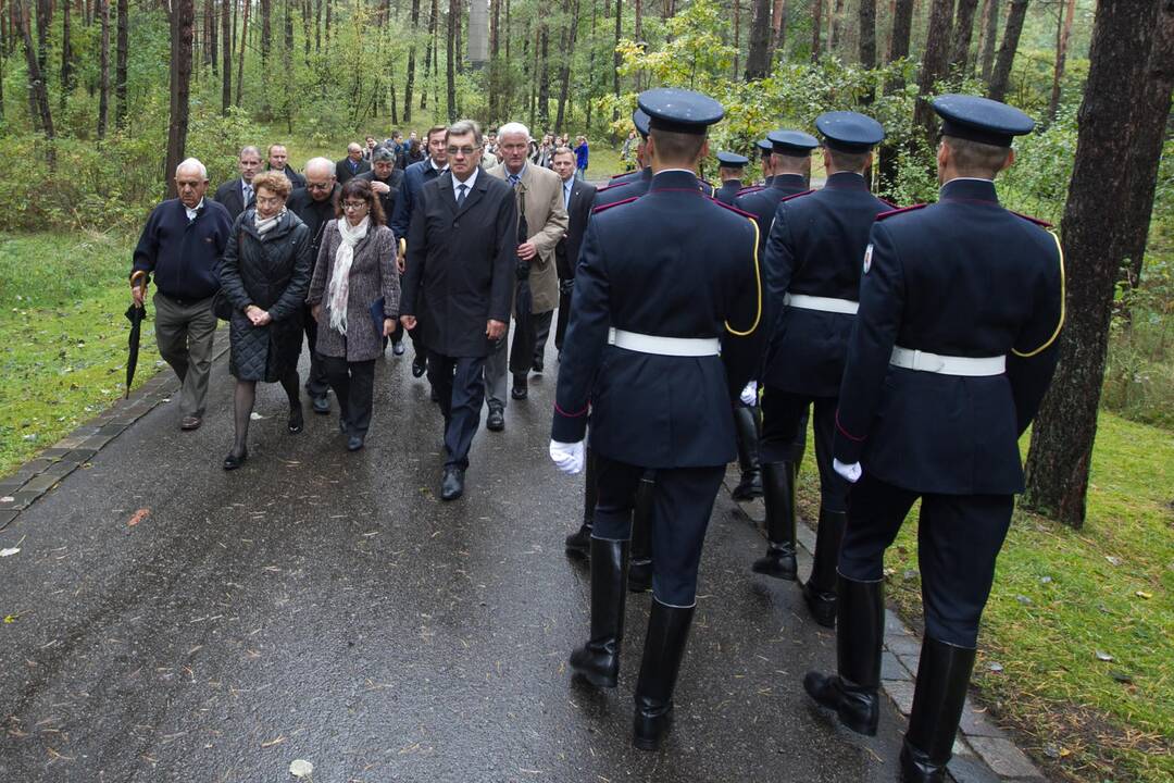 Panerių memoriale pagerbtos holokausto aukos