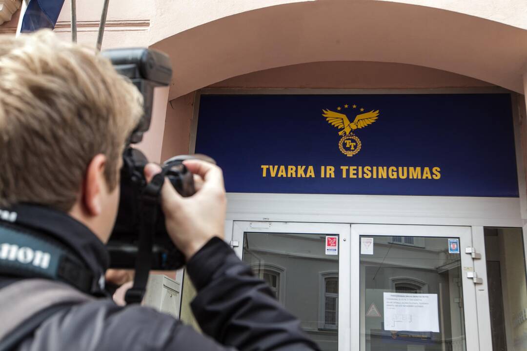 STT kratė „Tvarkos ir teisingumo“ partijos būstinę