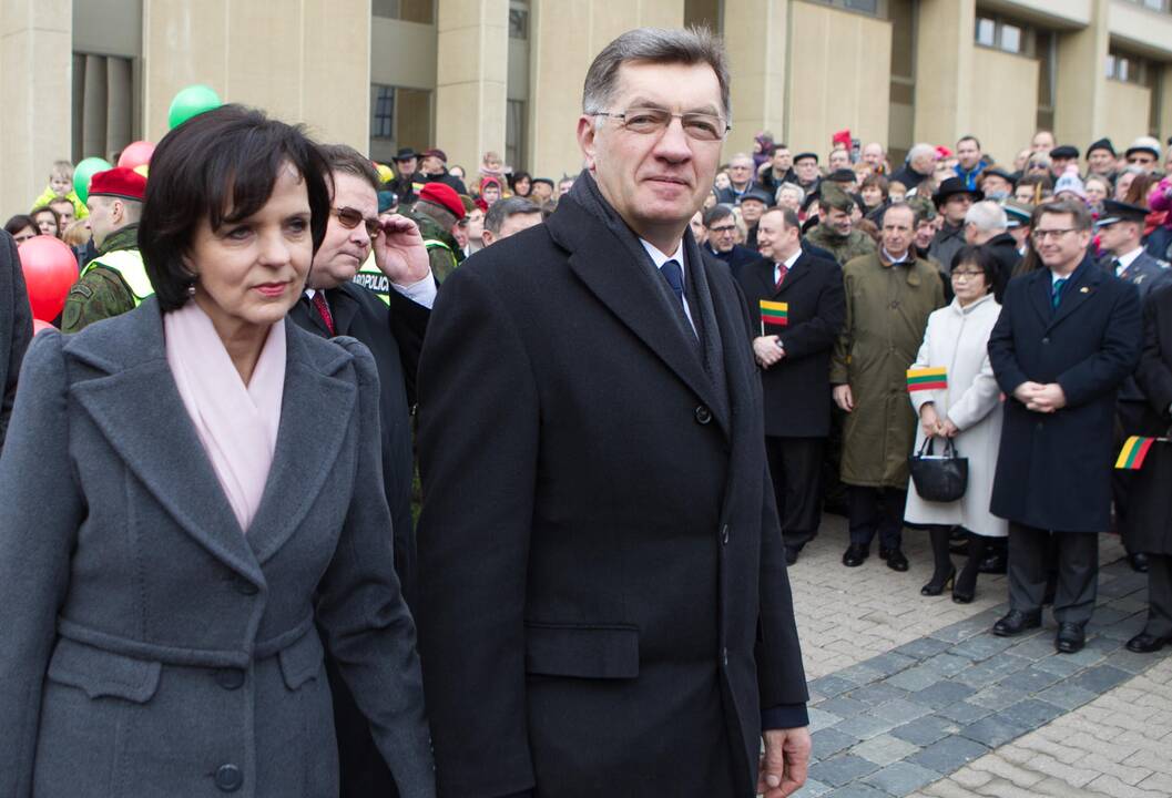 Sostinėje suplevėsavo trijų Baltijos valstybių vėliavos