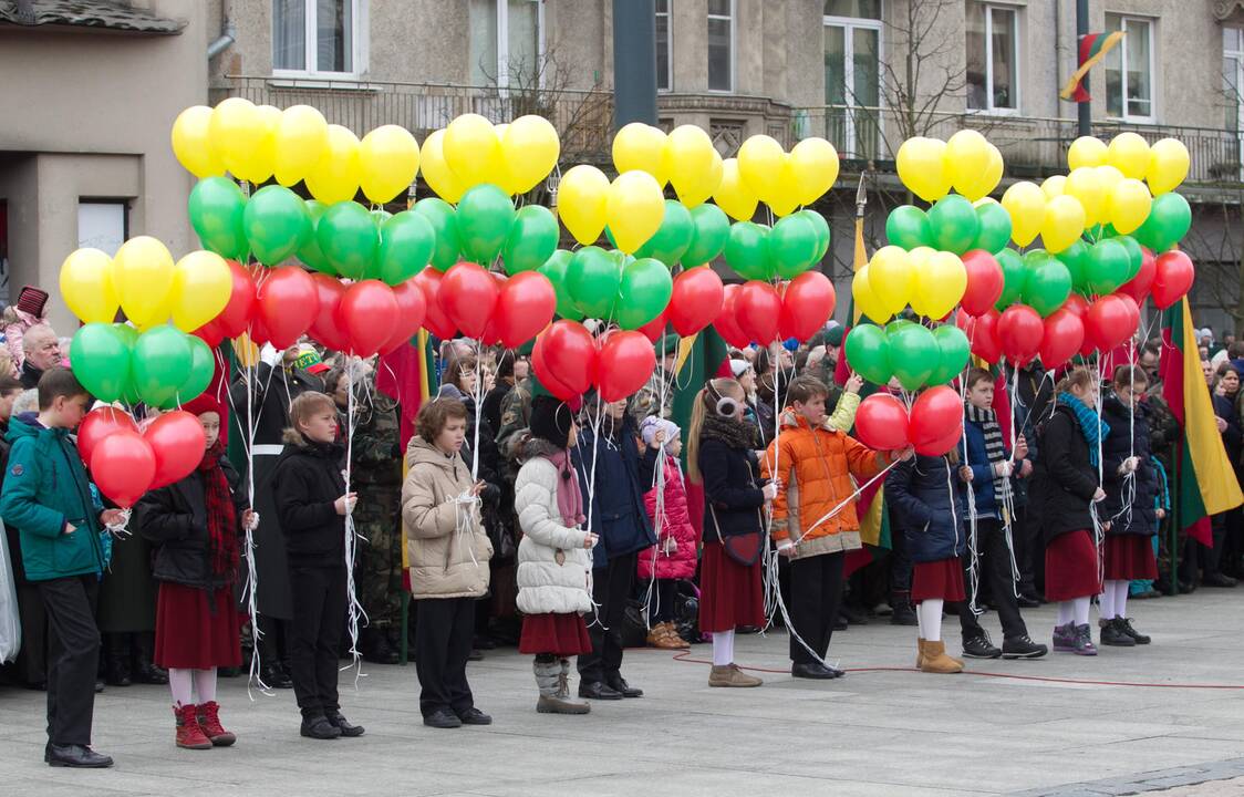 Sostinėje suplevėsavo trijų Baltijos valstybių vėliavos