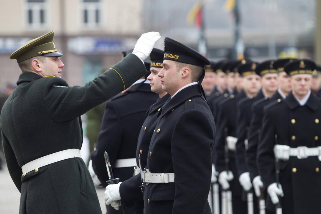 Sostinėje suplevėsavo trijų Baltijos valstybių vėliavos