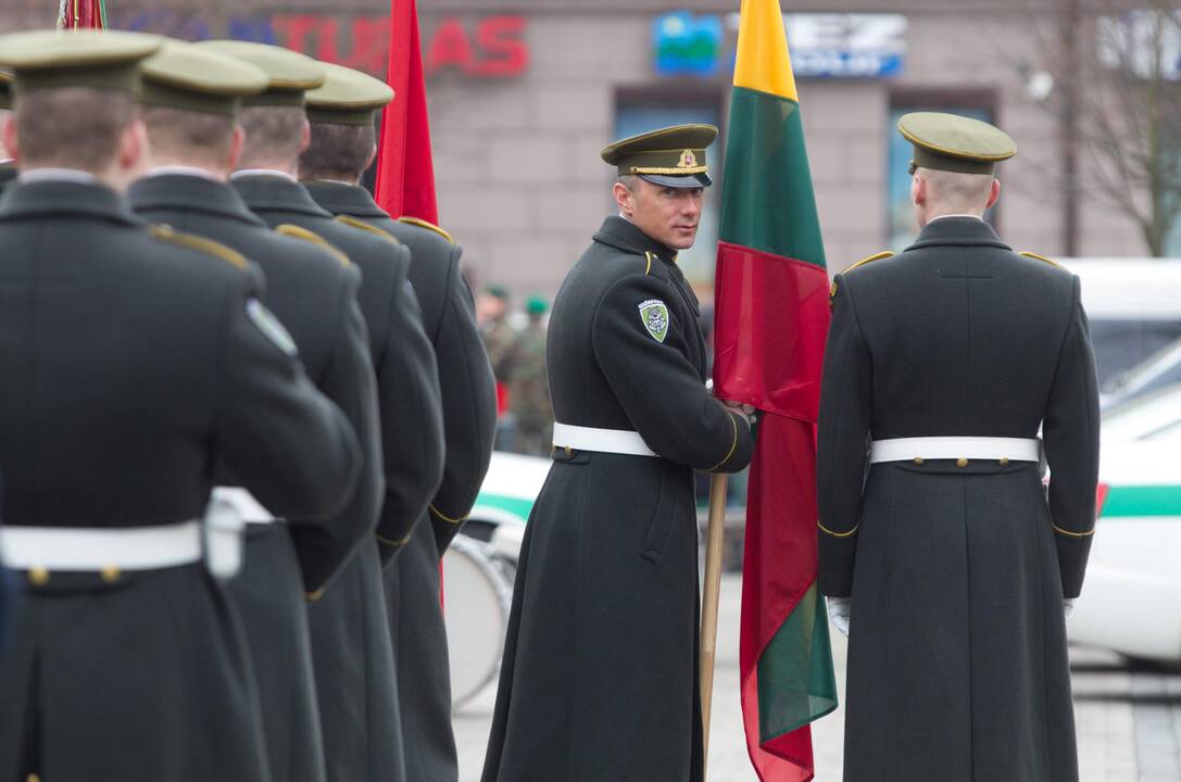 Sostinėje suplevėsavo trijų Baltijos valstybių vėliavos