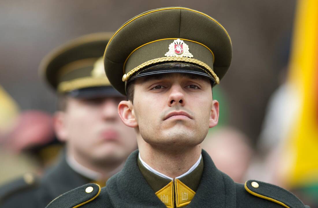 Sostinėje suplevėsavo trijų Baltijos valstybių vėliavos