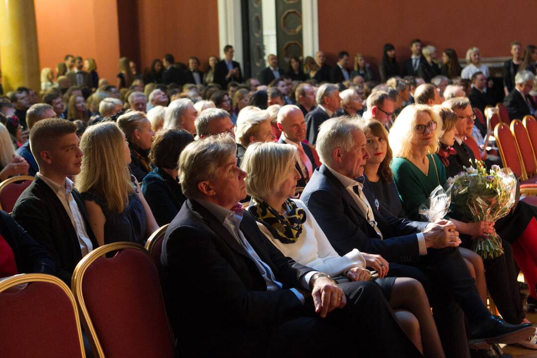 "Auksinio kadro" apdovanojimai