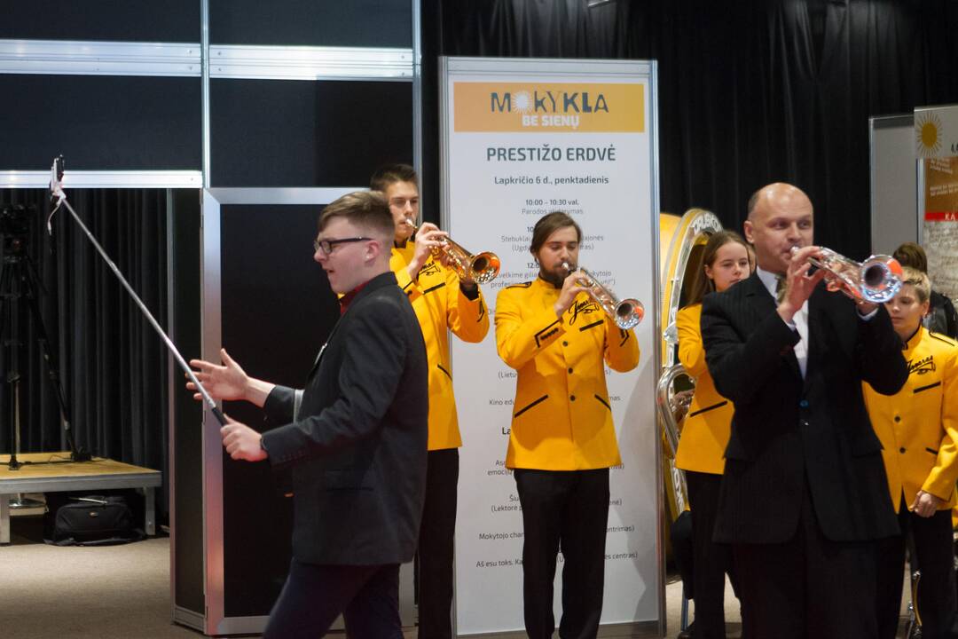 Parodos „Mokykla 2015“ akimirkos