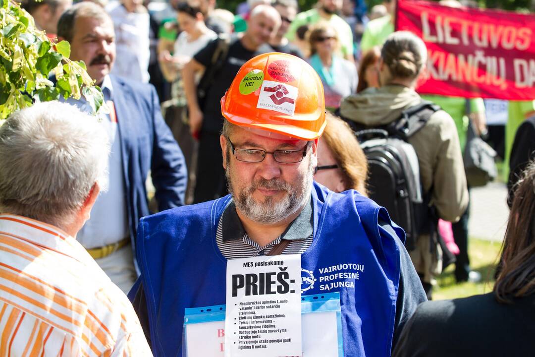 Profsąjungų mitingas prie Seimo